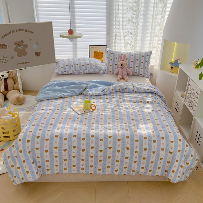 91家纺网 家纺一手货源 找家纺 美派工厂店2025新款水洗邹邹纱夏被 小熊拉钩-蓝