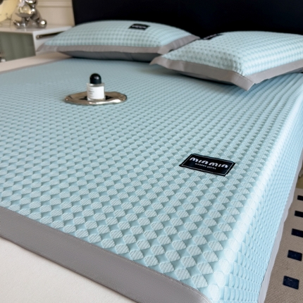 91家纺网 家纺一手货源 找家纺 （总）丝羽坊 2025新款立体冰豆豆纯色软凉席-平铺款