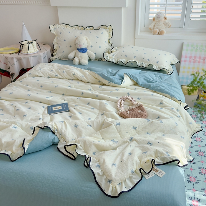 91家纺网 家纺一手货源 找家纺 慕尚 2025新款云感棉花边夏凉被空调被 蓝蝴蝶结