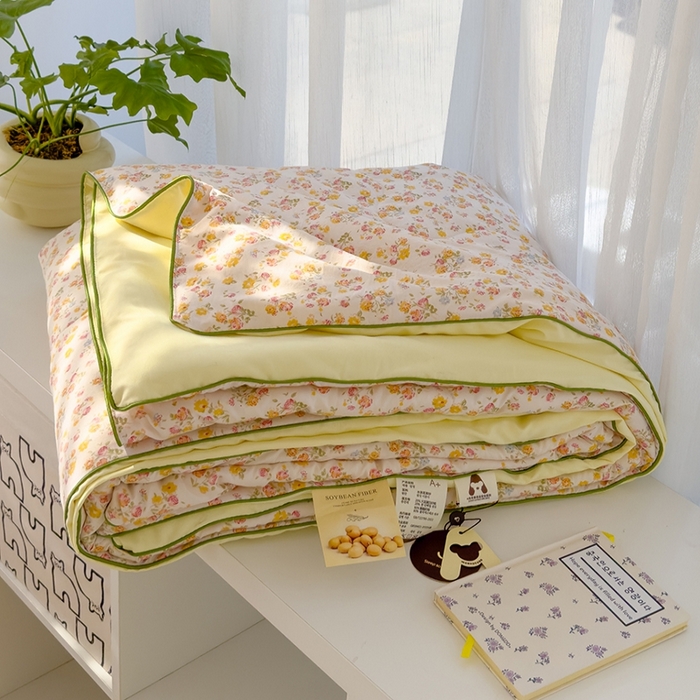 91家纺网 家纺一手货源 找家纺 美派工厂店2025新款水洗邹邹纱夏被 久期诗朵-黄