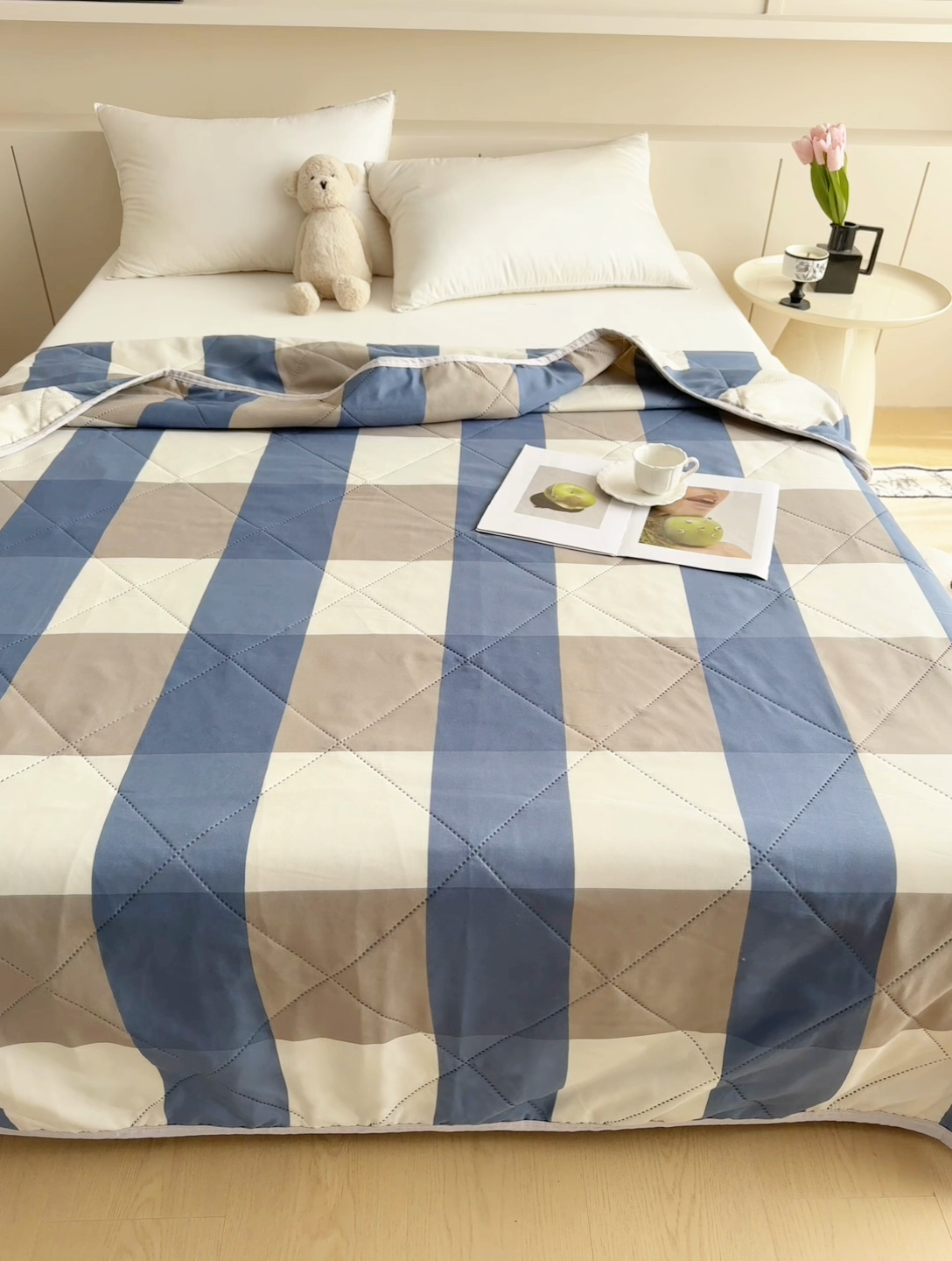 91家纺网 家纺一手货源 找家纺 薇玛仕 2025新款印花款小清新超声波大豆夏凉被空调被 蓝咖大格