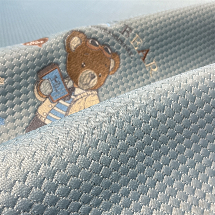 91家纺网 家纺一手货源 找家纺 启程家纺 2025春夏新款冰豆豆凉席刺绣款复合三明治三件套 熊仔宝贝-蓝