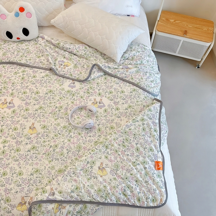 91家纺网 家纺一手货源 找家纺 兜米  2025夏季A类针织棉夏凉被小清新卡通双面针织棉空调被子被芯 花园兔