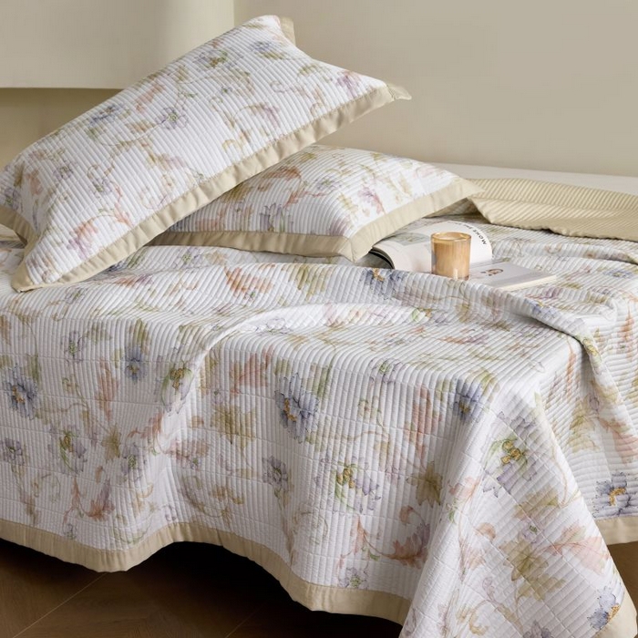 91家纺网 家纺一手货源 找家纺 黛舒家居2025新款天丝水洗印花夏被床盖三件套 樱岛春漫