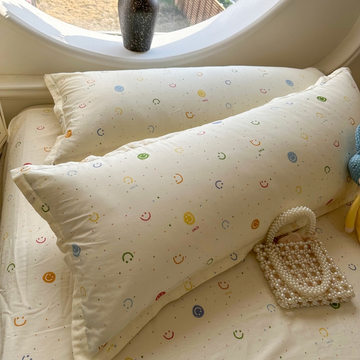 91家纺网 家纺一手货源 找家纺 百寐 2025新款13372全棉纯棉印花双人枕套+同款床单 多彩笑脸