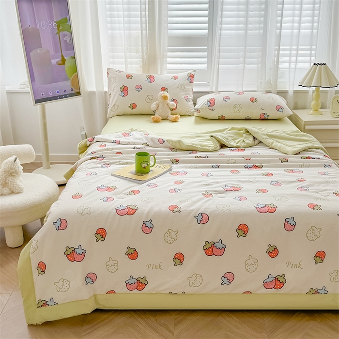 91家纺网 家纺一手货源 找家纺 美梦里 2025新款A类水洗棉棉花夏被 夏凉被空调被 小草莓