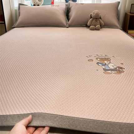 91家纺网 家纺一手货源 找家纺 （总）启程家纺 2025春夏新款冰豆豆凉席刺绣款复合三明治三件套