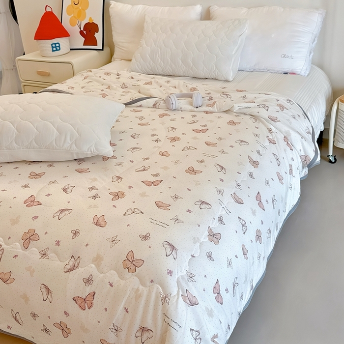 91家纺网 家纺一手货源 找家纺 兜米  2025夏季A类针织棉夏凉被小清新卡通双面针织棉空调被子被芯 小蝴蝶