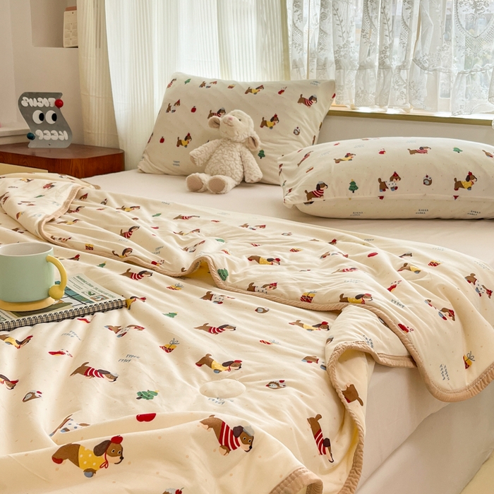 91家纺网 家纺一手货源 找家纺 葡萄家 2025新款A类母婴级大豆纤维牛奶丝针织棉夏凉被空调被-系列二 腊肠甜心