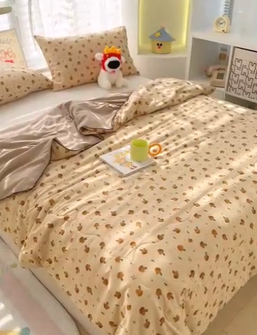 91家纺网 家纺一手货源 找家纺 美派工厂店2025新款水洗邹邹纱夏被 小蘑菇