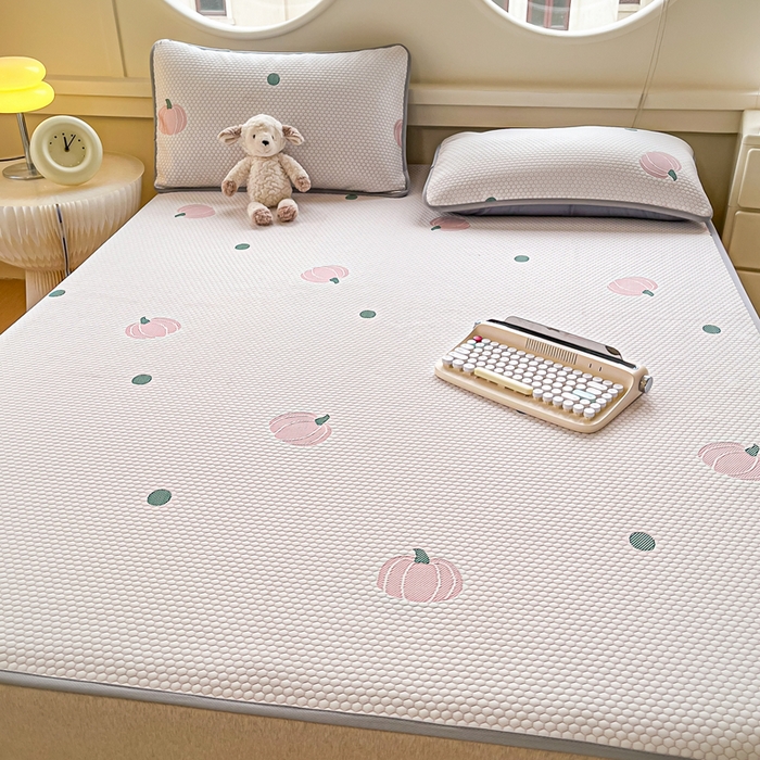 91家纺网 家纺一手货源 找家纺 芙绣 2025新款凉感丝提花学生凉席三件套 万事不南