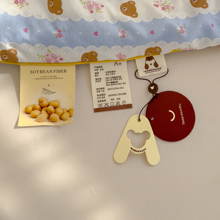 91家纺网 家纺一手货源 找家纺 美派工厂店2025新款水洗邹邹纱夏被 小熊拉钩-蓝