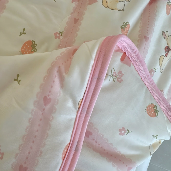 91家纺网 家纺一手货源 找家纺 兜米  2025夏季A类针织棉夏凉被小清新卡通双面针织棉空调被子被芯 蝴蝶结兔兔