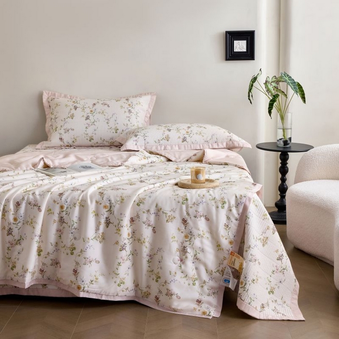 91家纺网 家纺一手货源 找家纺 黛舒家居2025新款天丝水洗印花夏被床盖三件套 小雨录