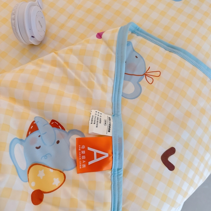 91家纺网 家纺一手货源 找家纺 兜米  2025夏季A类针织棉夏凉被小清新卡通双面针织棉空调被子被芯 字母小象