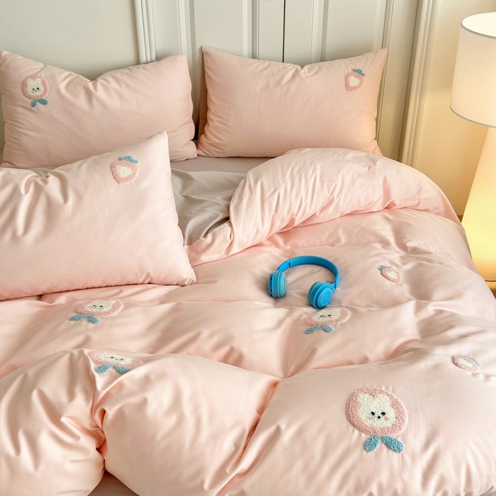 91家纺网 家纺一手货源 找家纺 锦觅2025新款奶油小清新毛巾绣全棉纯棉四件套（专版花型必须控价） 草莓兔兔