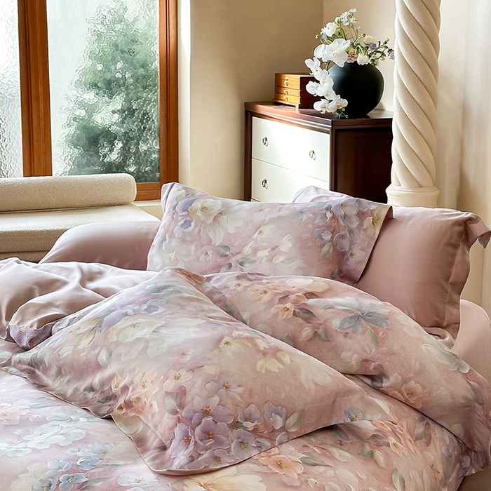 91家纺网 家纺一手货源 找家纺 2025新款60S奥地利兰精天丝数码印花宽边压线系列四件套 莫丽花园-紫