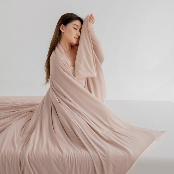 91家纺网 家纺一手货源 找家纺 兜米家居 2025新款亚朵同款夏季深睡被pro2夏凉被可机洗空调被透气被子 橘雾粉