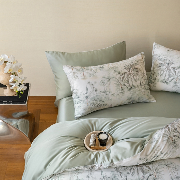 91家纺网 家纺一手货源 找家纺 咏绒家纺工厂店 2025新款60S奥地利兰精天丝数码印花暗合简约款系列四件套 丛林幻想-绿