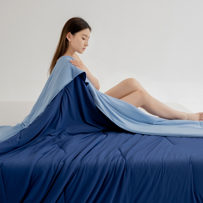 91家纺网 家纺一手货源 找家纺 兜米家居 2025新款亚朵同款夏季深睡被pro2夏凉被可机洗空调被透气被子 深睡蓝