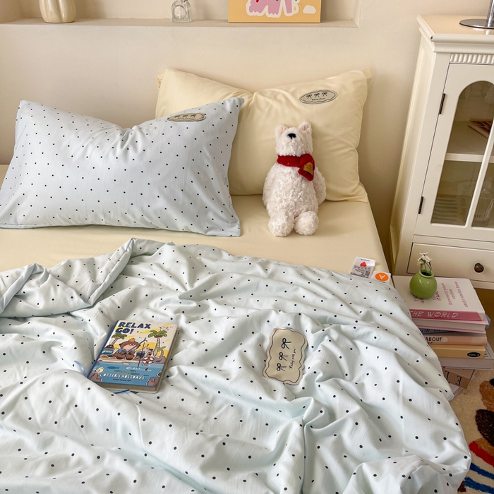 91家纺网 家纺一手货源 找家纺 （总）桃心家居 2025新款A类ins云柔水洗棉大豆织标蝴蝶结毛球少女单夏被夏被四件套系列