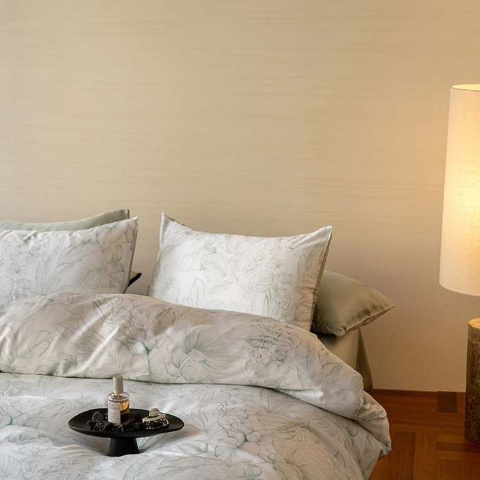 91家纺网 家纺一手货源 找家纺 咏绒家纺工厂店 2025新款60S奥地利兰精天丝数码印花暗合简约款系列四件套 叶影-绿