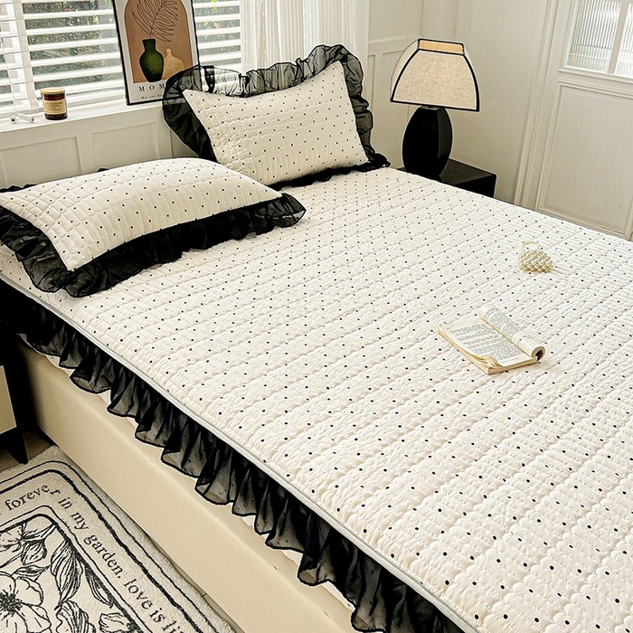 91家纺网 家纺一手货源 找家纺 艾橙家纺2025新款法式赫本风水洗棉印花雪纺花边单床笠 点点爱