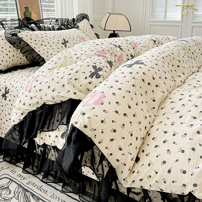 91家纺网 家纺一手货源 找家纺 艾橙 2025新款法式赫本风水洗棉印花雪纺花边单被套 朵蔓花馨