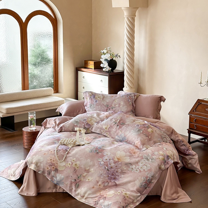 91家纺网 家纺一手货源 找家纺 2025新款60S奥地利兰精天丝数码印花宽边压线系列四件套 莫丽花园-紫