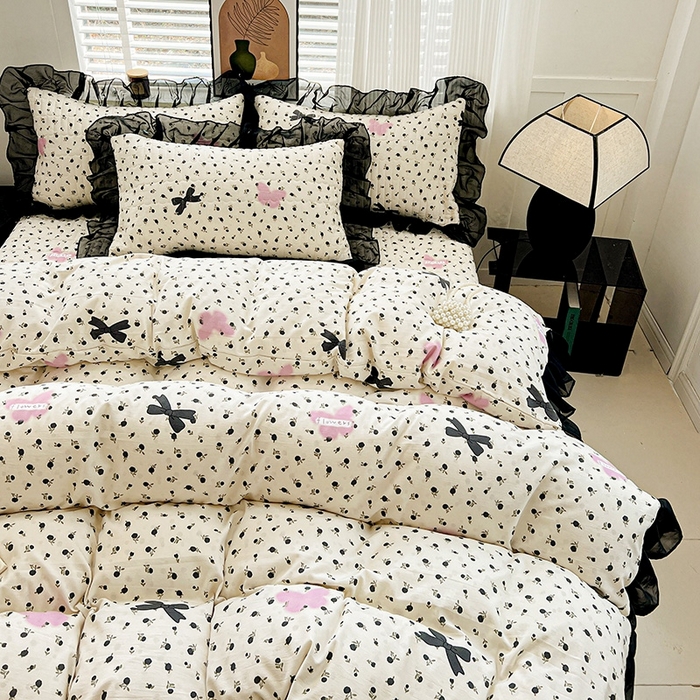 91家纺网 家纺一手货源 找家纺 艾橙家纺2025新款法式赫本风水洗棉印花雪纺花边四件套 朵蔓花馨