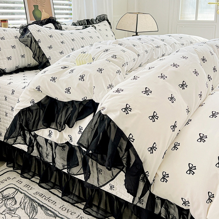 91家纺网 家纺一手货源 找家纺 艾橙 2025新款法式赫本风水洗棉印花雪纺花边单被套 黑色蝴蝶结