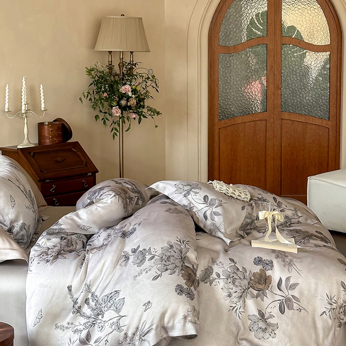 91家纺网 家纺一手货源 找家纺 2025新款60S奥地利兰精天丝数码印花宽边压线系列四件套 楠风-咖