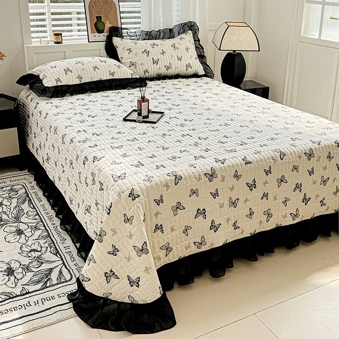 91家纺网 家纺一手货源 找家纺 艾橙家纺2025新款法式赫本风水洗棉印花雪纺花边单床盖 蝴蝶印记