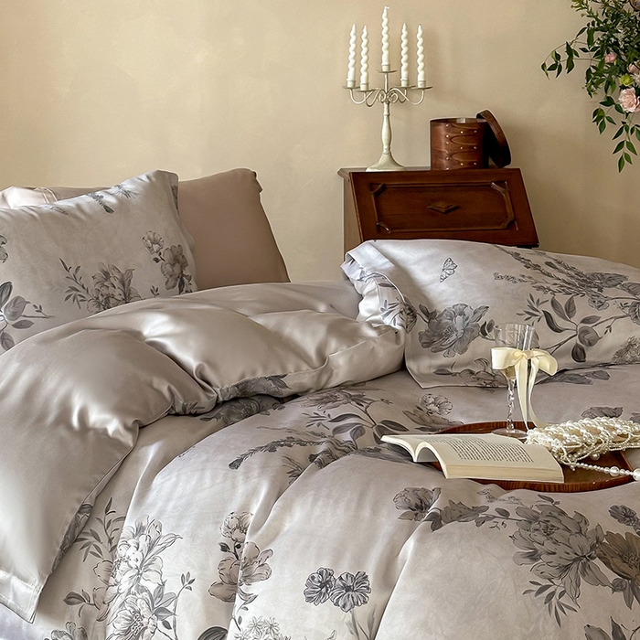 91家纺网 家纺一手货源 找家纺 2025新款60S奥地利兰精天丝数码印花宽边压线系列四件套 楠风-咖