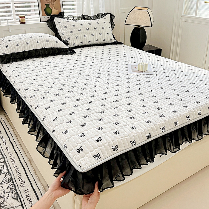 91家纺网 家纺一手货源 找家纺 艾橙家纺2025新款法式赫本风水洗棉印花雪纺花边单床笠 黑色蝴蝶结