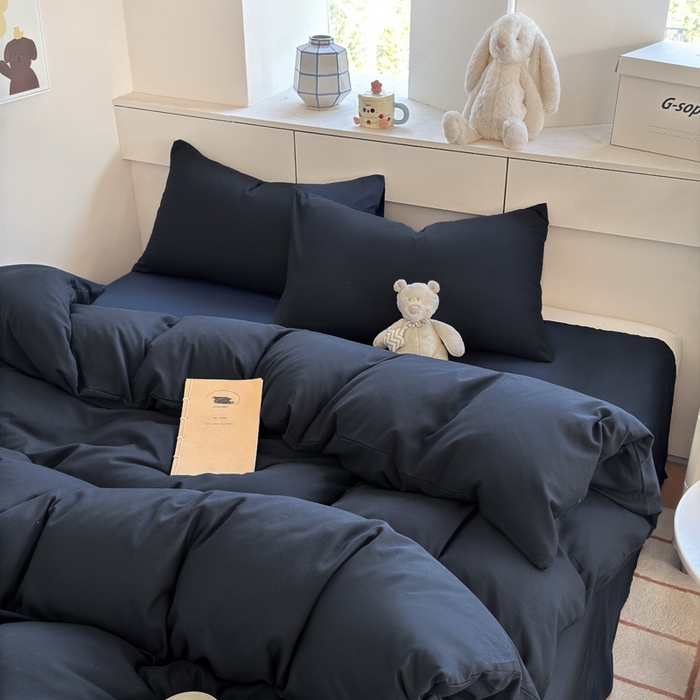 91家纺网 家纺一手货源 找家纺 可可家纺 2025新款ins风纯色磨毛简约水洗棉四件套亲肤床单被套三件套 纯藏青
