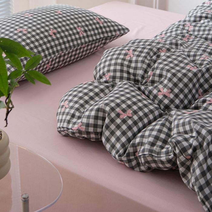 91家纺网 家纺一手货源 找家纺 布可家纺 2025新款水洗棉印花四件套系列 灰格蝴蝶结