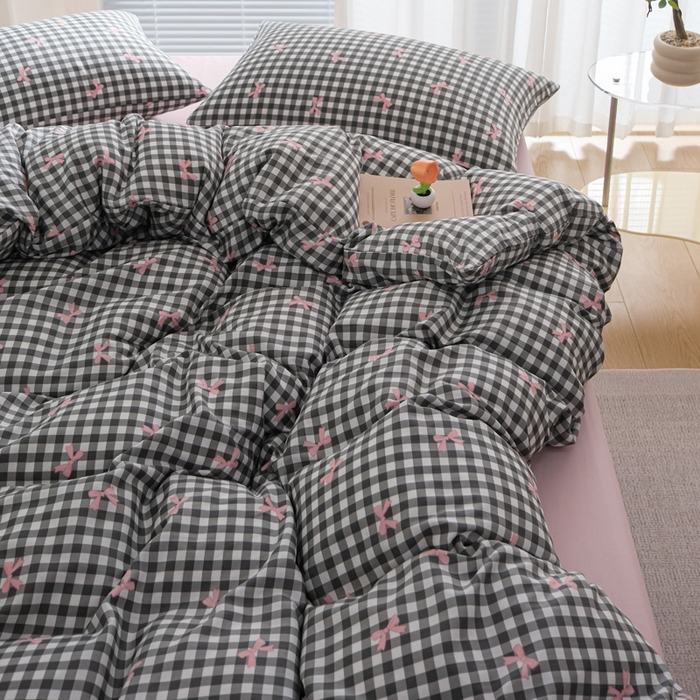 91家纺网 家纺一手货源 找家纺 布可家纺 2025新款水洗棉印花四件套系列 灰格蝴蝶结