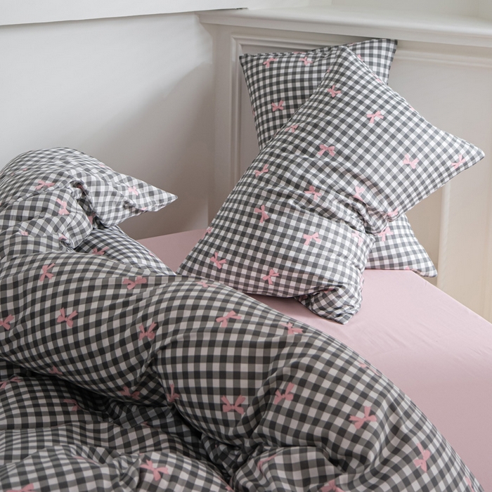 91家纺网 家纺一手货源 找家纺 布可家纺 2025新款水洗棉印花四件套系列 灰格蝴蝶结