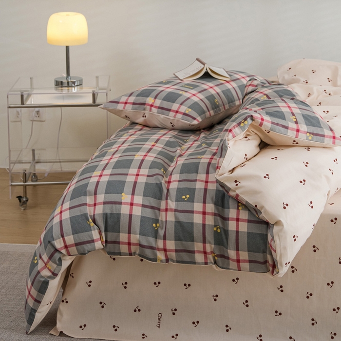 91家纺网 家纺一手货源 找家纺 布可家纺 2025新款水洗棉印花四件套系列 蓝格樱桃