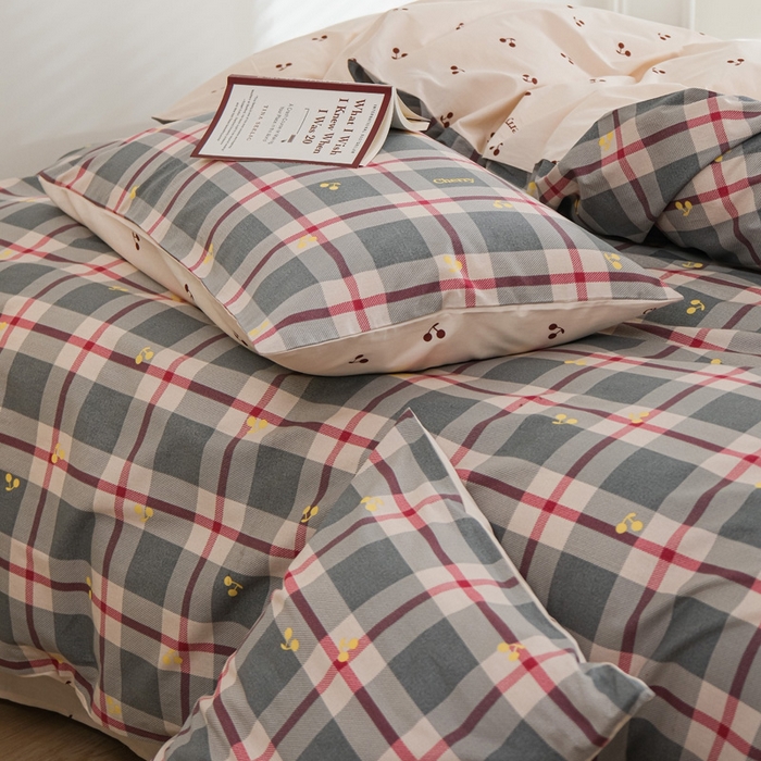 91家纺网 家纺一手货源 找家纺 布可家纺 2025新款水洗棉印花四件套系列 蓝格樱桃