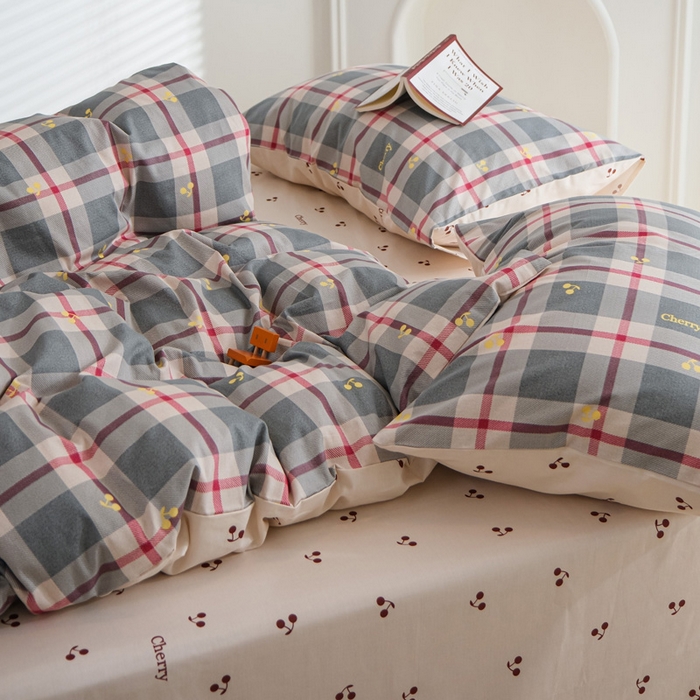 91家纺网 家纺一手货源 找家纺 布可家纺 2025新款水洗棉印花四件套系列 蓝格樱桃