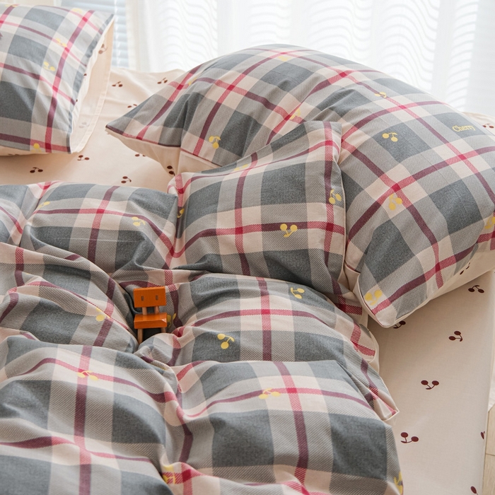 91家纺网 家纺一手货源 找家纺 布可家纺 2025新款水洗棉印花四件套系列 蓝格樱桃