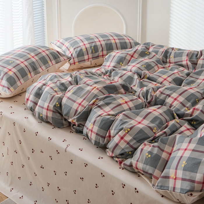 91家纺网 家纺一手货源 找家纺 布可家纺 2025新款水洗棉印花四件套系列 蓝格樱桃