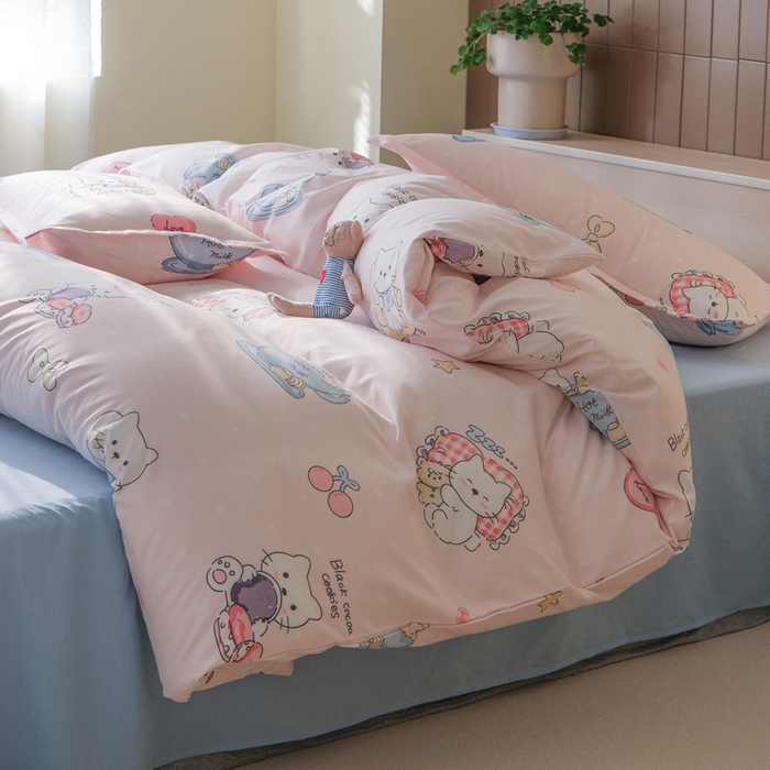 91家纺网 家纺一手货源 找家纺 布可家纺 2025新款水洗棉印花四件套系列 你好凯蒂