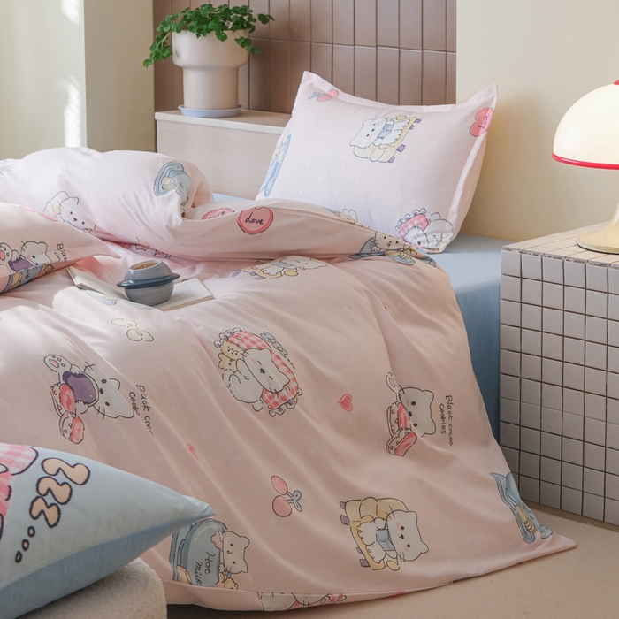 91家纺网 家纺一手货源 找家纺 布可家纺 2025新款水洗棉印花四件套系列 你好凯蒂