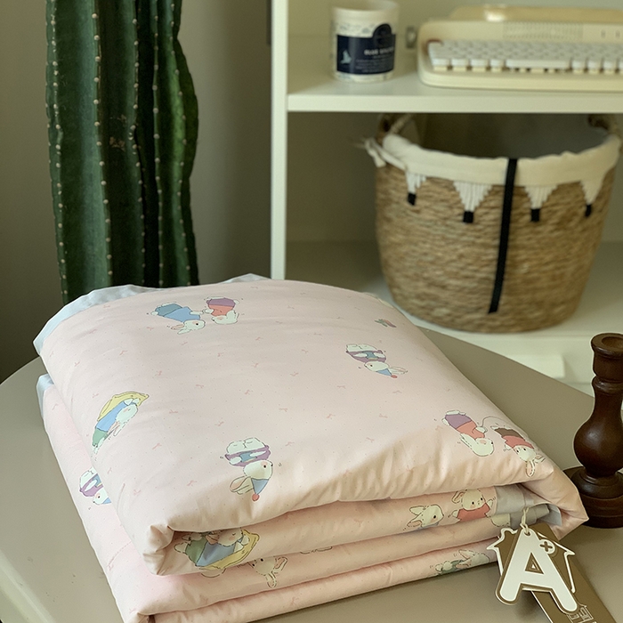 91家纺网 家纺一手货源 找家纺 汇庭 2025新款长绒棉夏被系列 软萌小兔