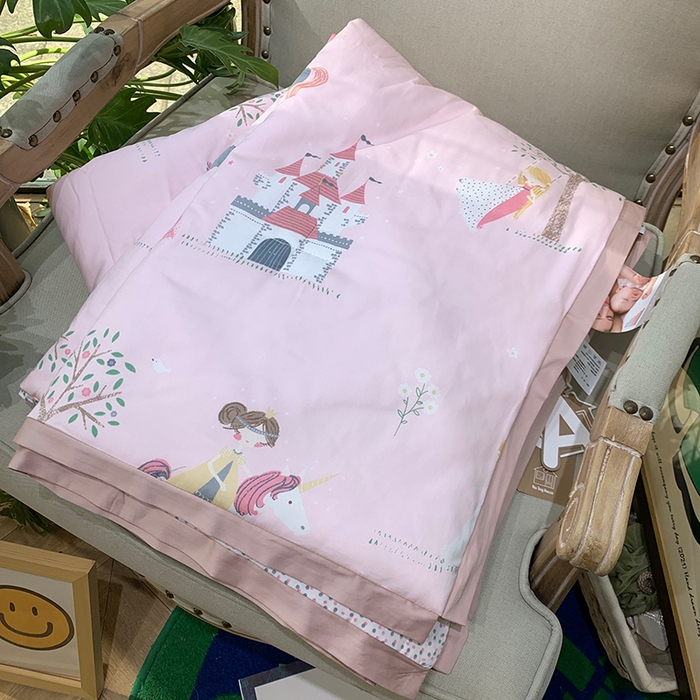 91家纺网 家纺一手货源 找家纺 汇庭 2025新款长绒棉夏被系列 小公主