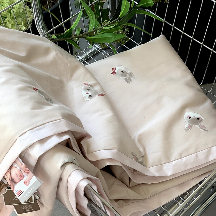 91家纺网 家纺一手货源 找家纺 汇庭 2025新款长绒棉夏被系列 脏脏兔