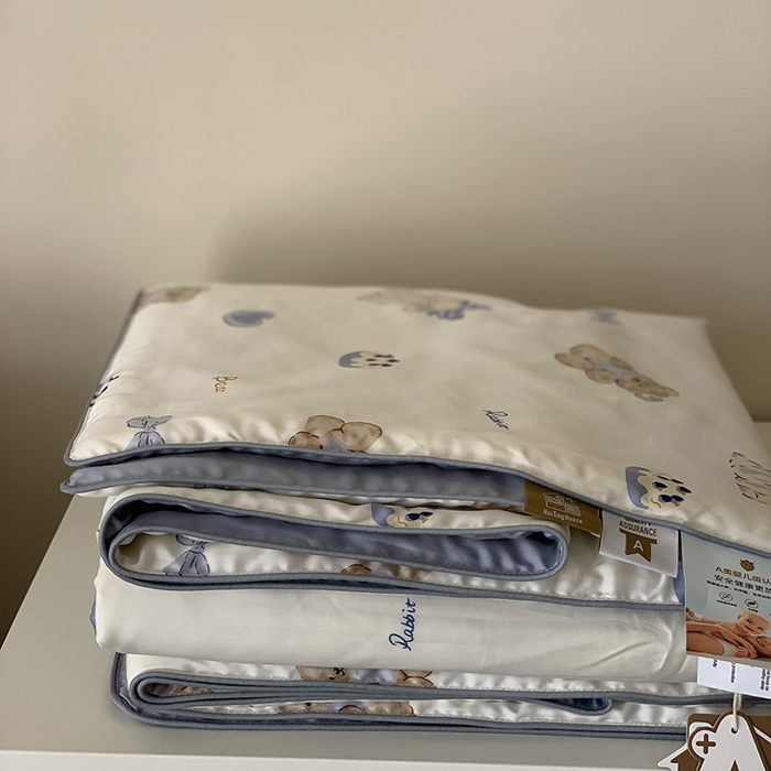 91家纺网 家纺一手货源 找家纺 汇庭 2025新款A类莱赛尔夏被系列 蓝莓蛋糕
